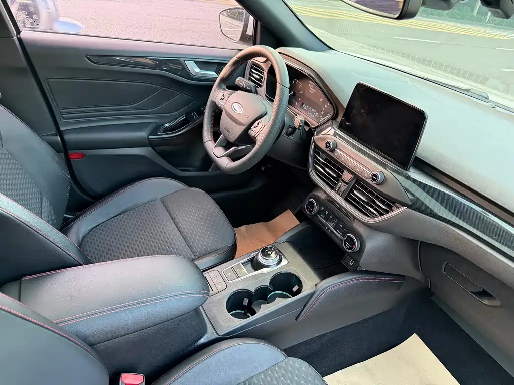 Ford Focus — миниатюра 14