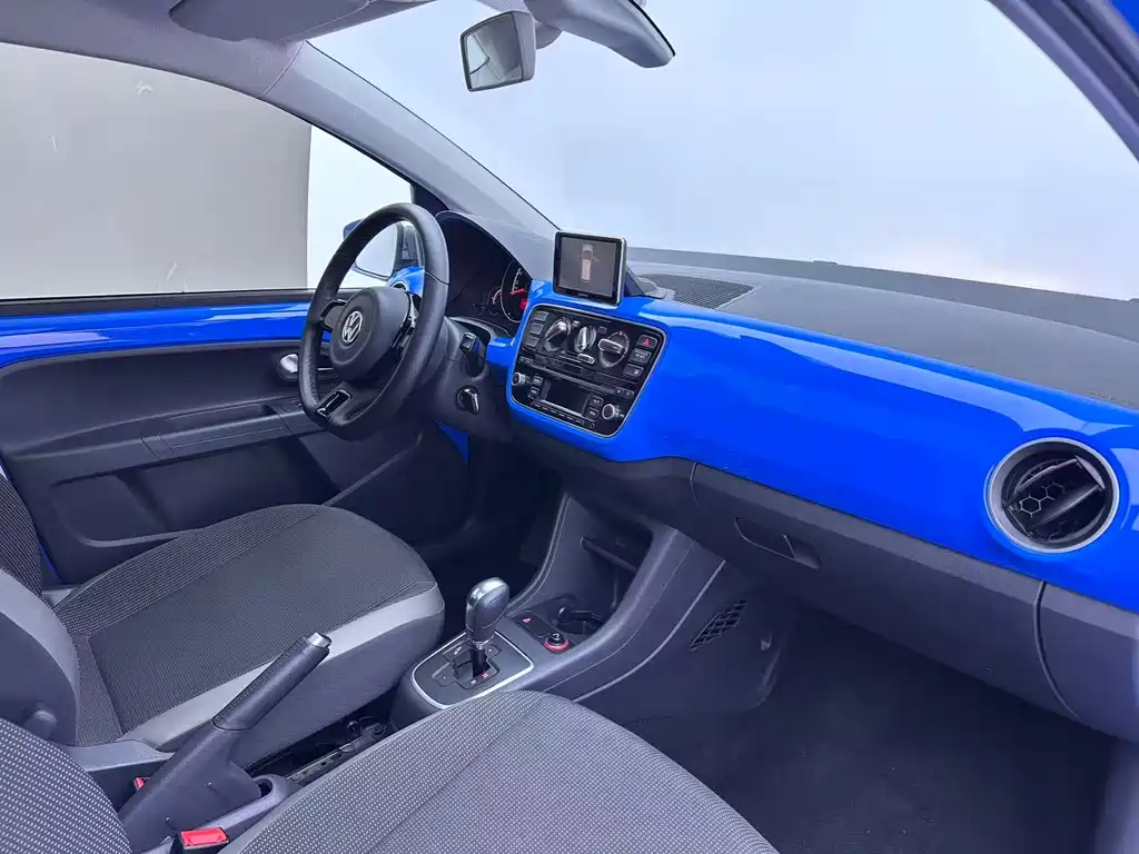 Volkswagen up! — миниатюра 7