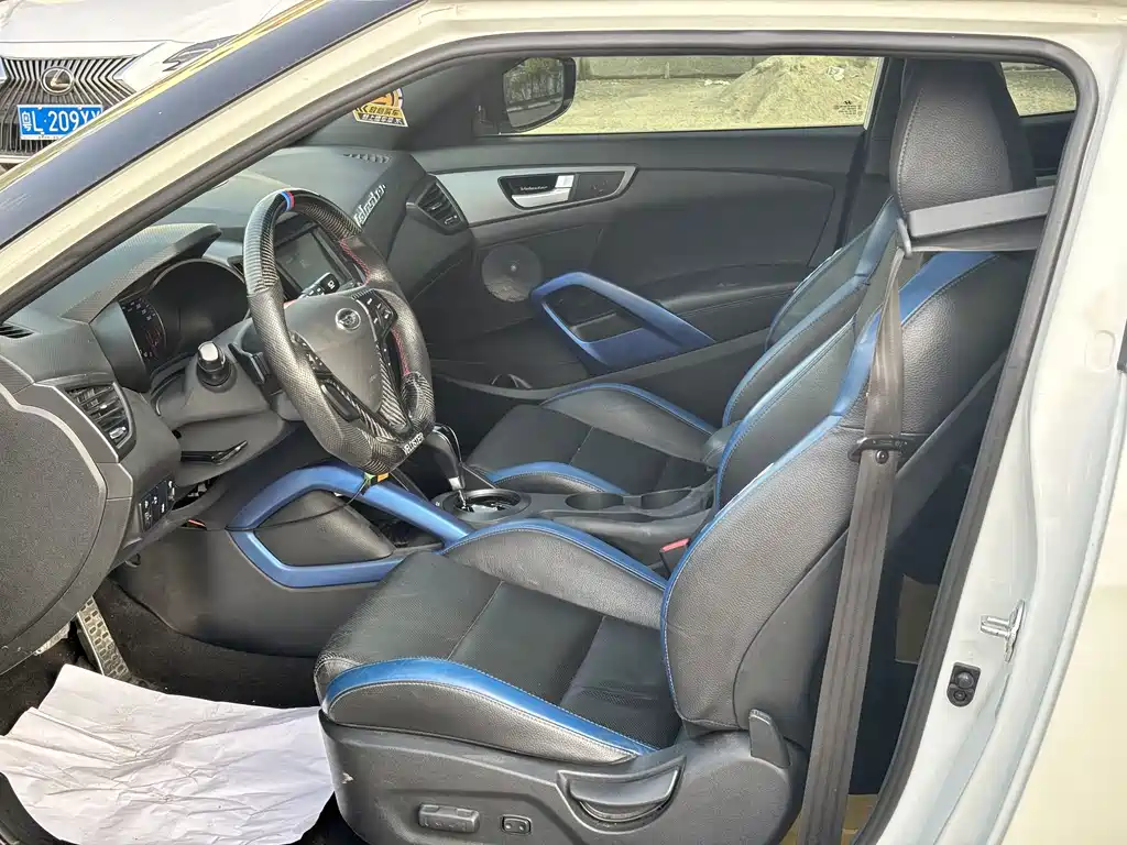 Hyundai Veloster — миниатюра 7