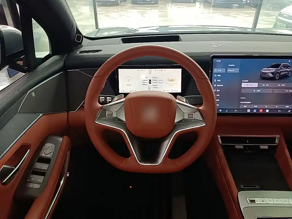 BYD Tang L — миниатюра 11