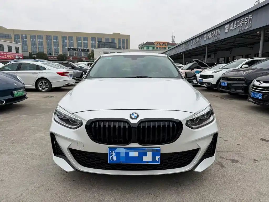 BMW 1 SERIES