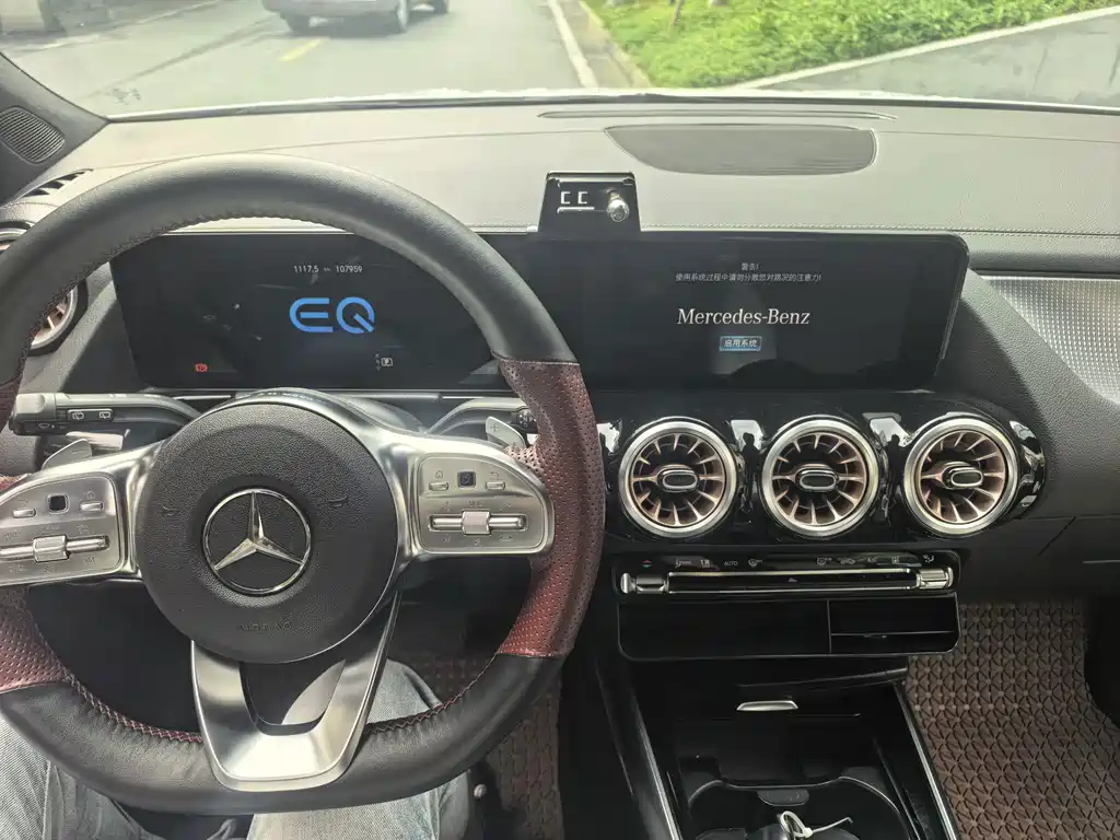 Mercedes-Benz EQA — миниатюра 10
