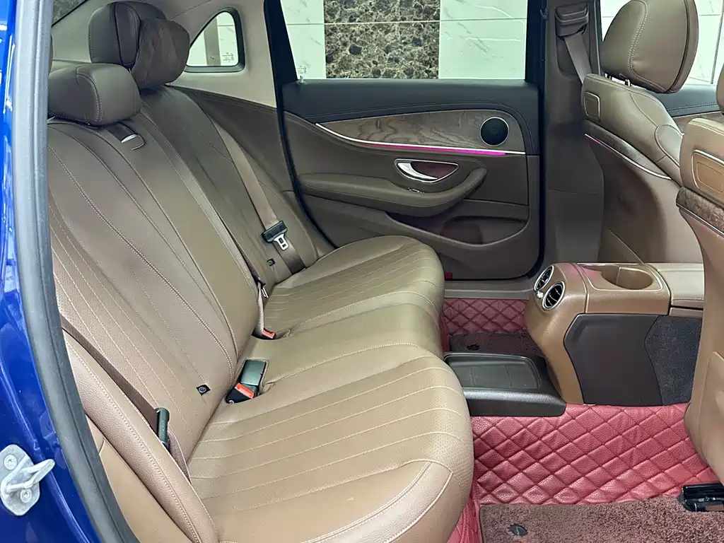 Mercedes-Benz E-Class — миниатюра 11