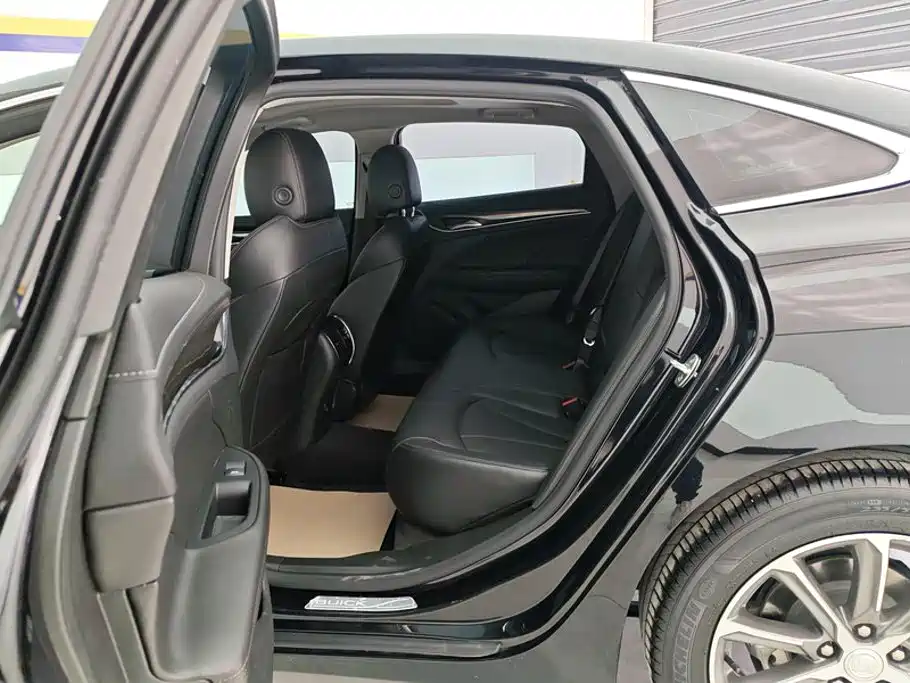 Buick LaCrosse — миниатюра 11