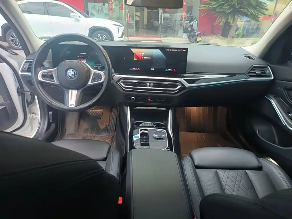 BMW i3 — миниатюра 10
