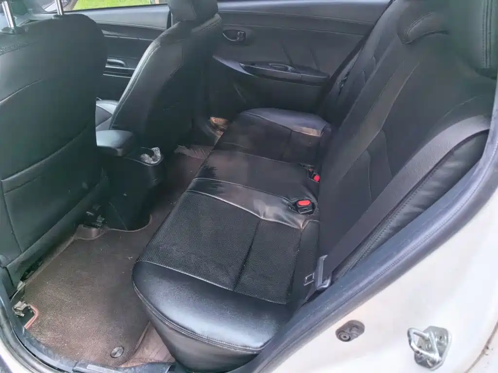 Toyota Yaris L — миниатюра 13