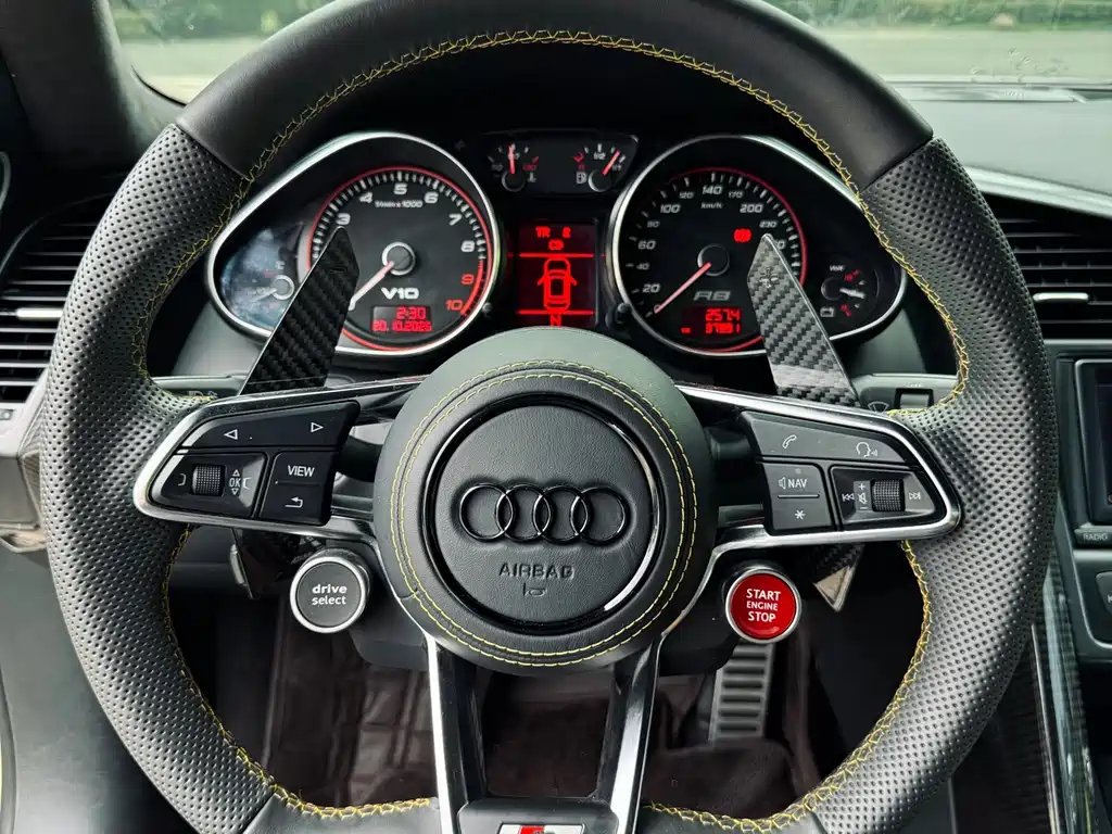 Audi R8 — миниатюра 6