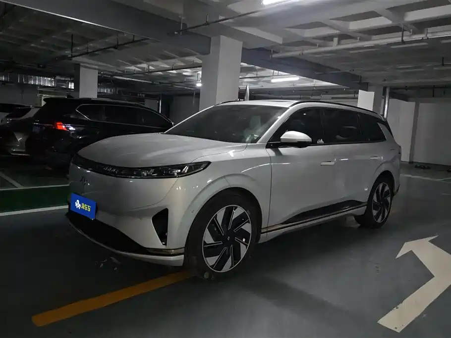 Dongfeng eπ008 2024 210Max 6 мест