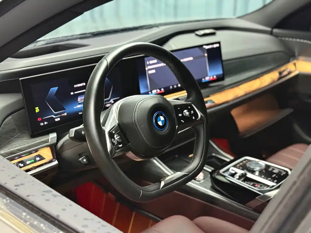 BMW i7 — миниатюра 3