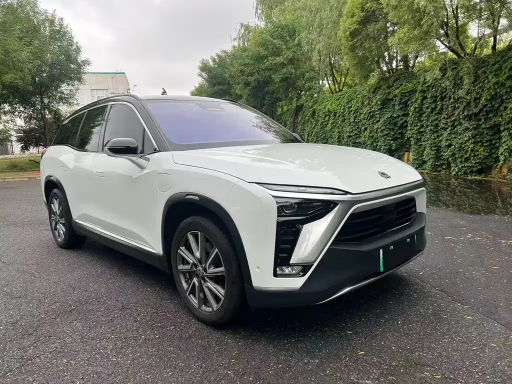 NIO ES8 2020 485KM мест
