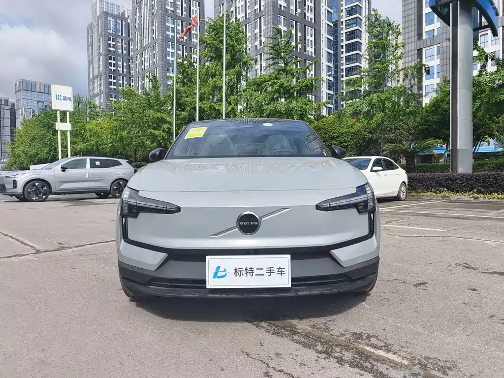 Volvo EX30 2025 Plus