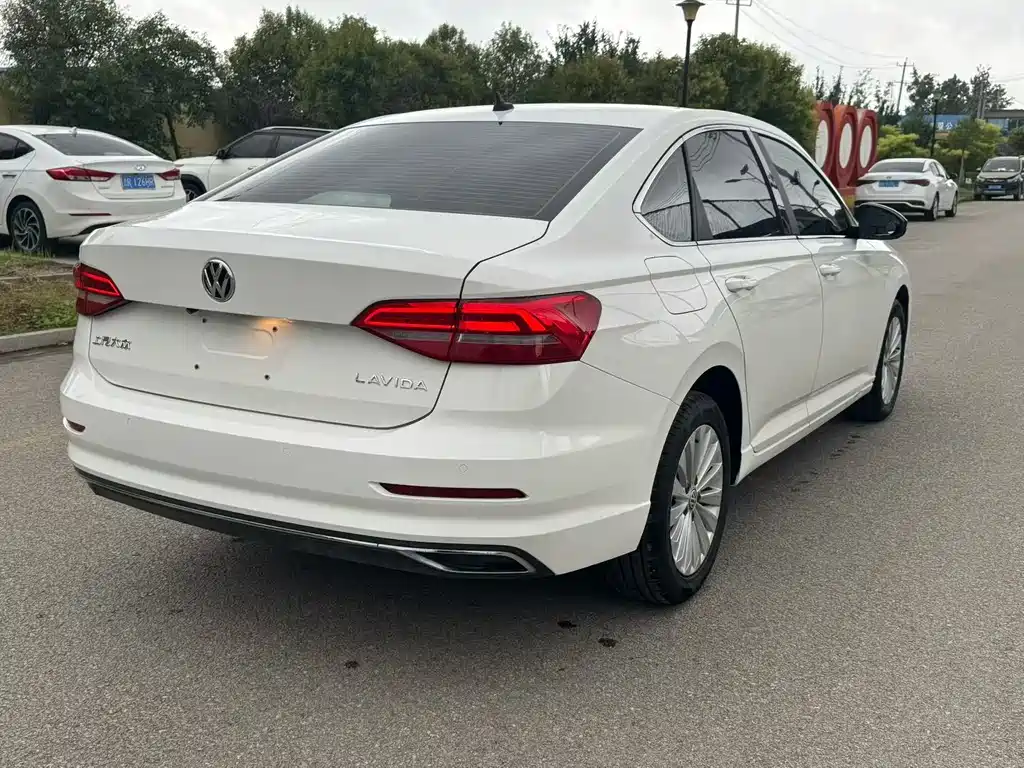 Volkswagen Lavida 2019 1.5L AT Comfort VI