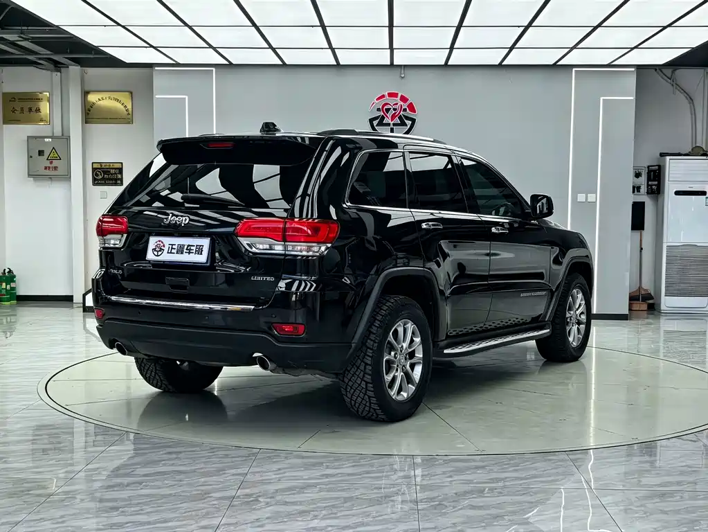 Jeep Grand Cherokee (Import) — миниатюра 14