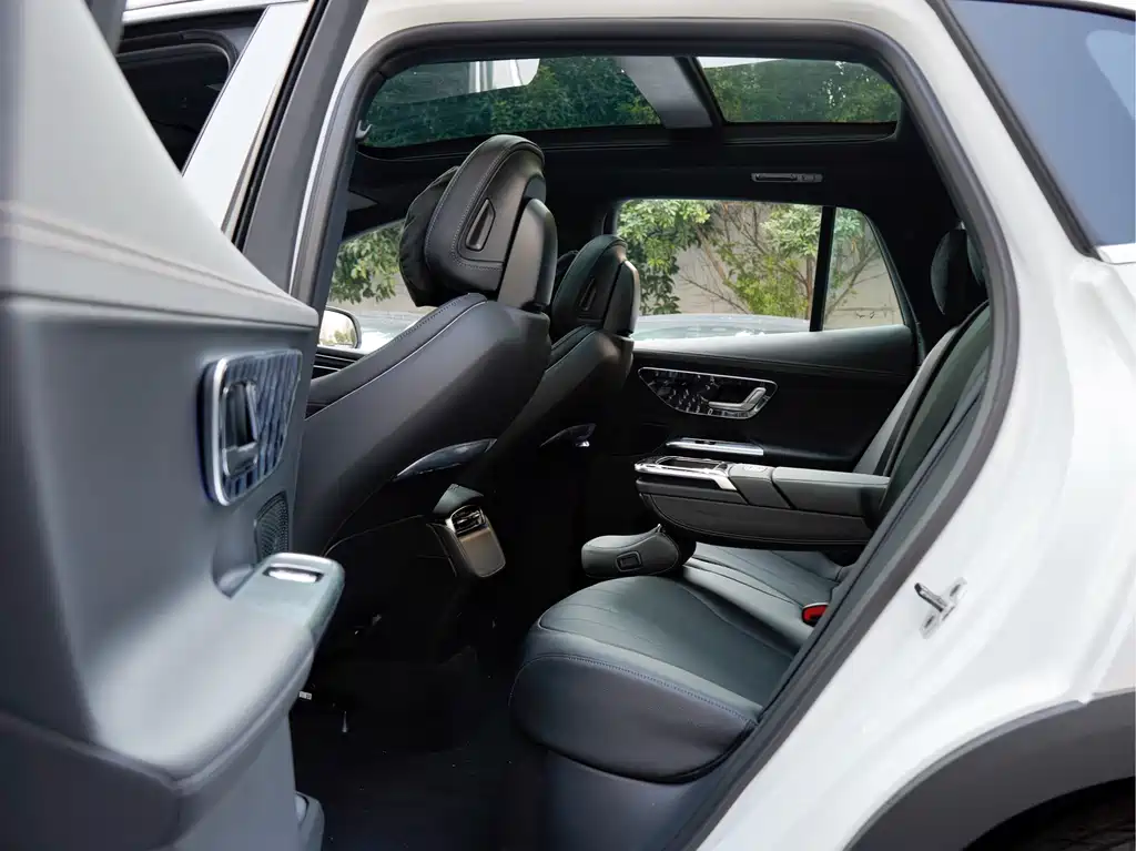 MERCEDES-BENZ EQE SUV