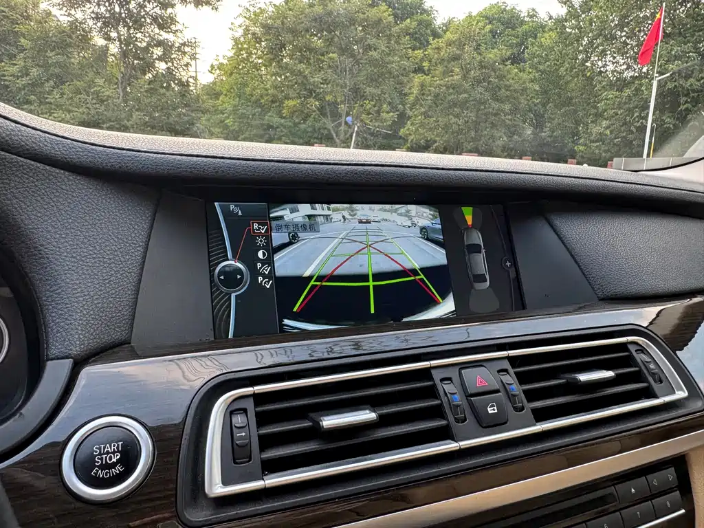 BMW 7 Series — миниатюра 29
