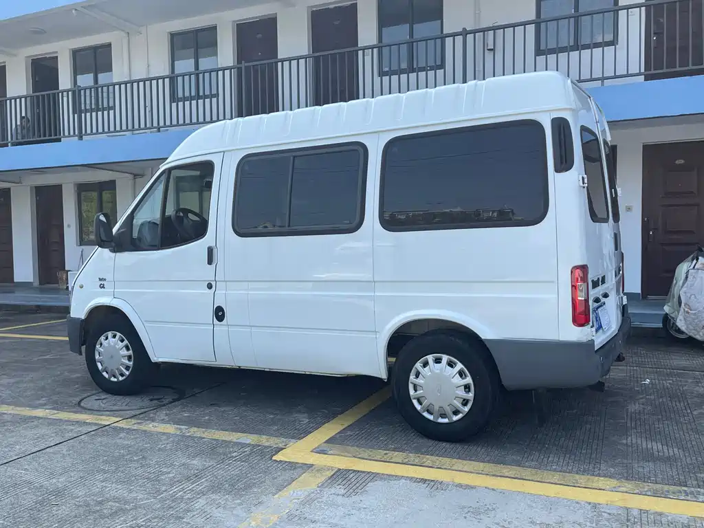 Ford Transit Classic — миниатюра 8