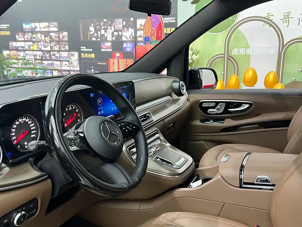 Mercedes-Benz Vito 2024 2.0T 7 мест