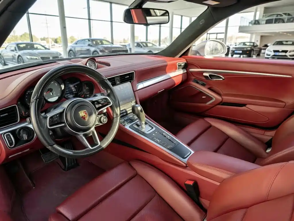 PORSCHE 911