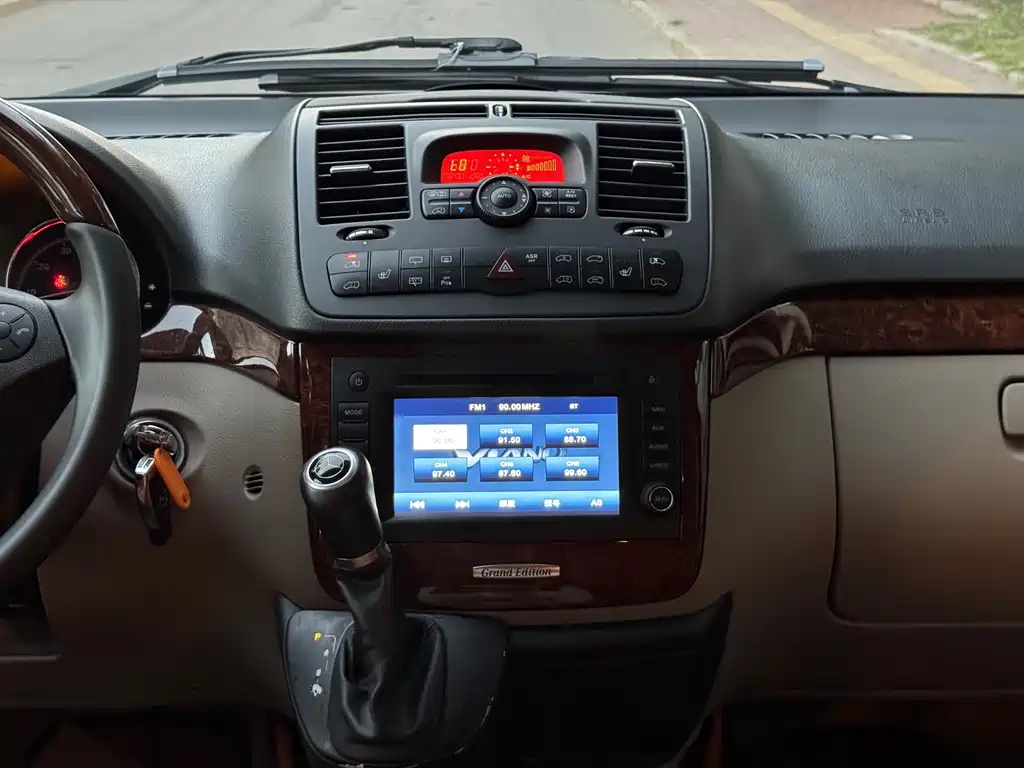 Mercedes-Benz Viano — миниатюра 15
