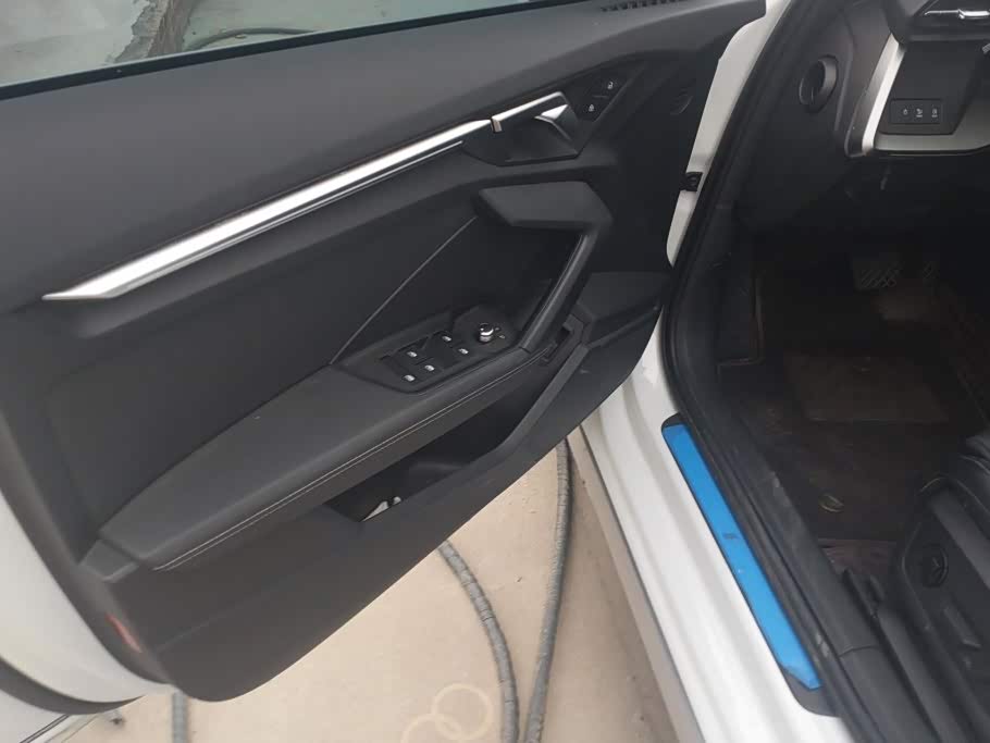 Audi A3 1.4 л 2024 г. Белый, пробег 32599 км