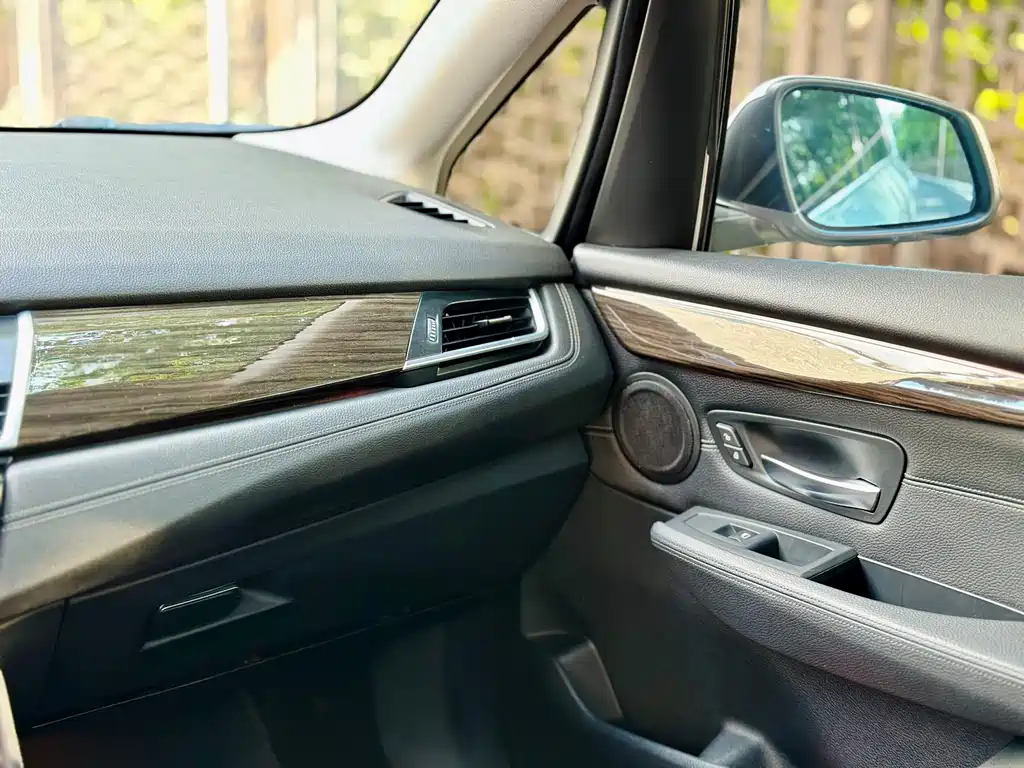 BMW 2 Series Active Tourer (Import) — миниатюра 17