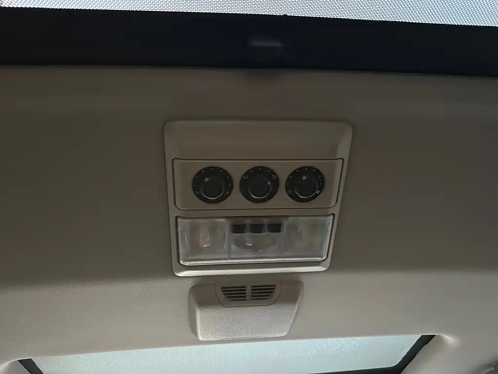 Land Rover Discovery — миниатюра 10