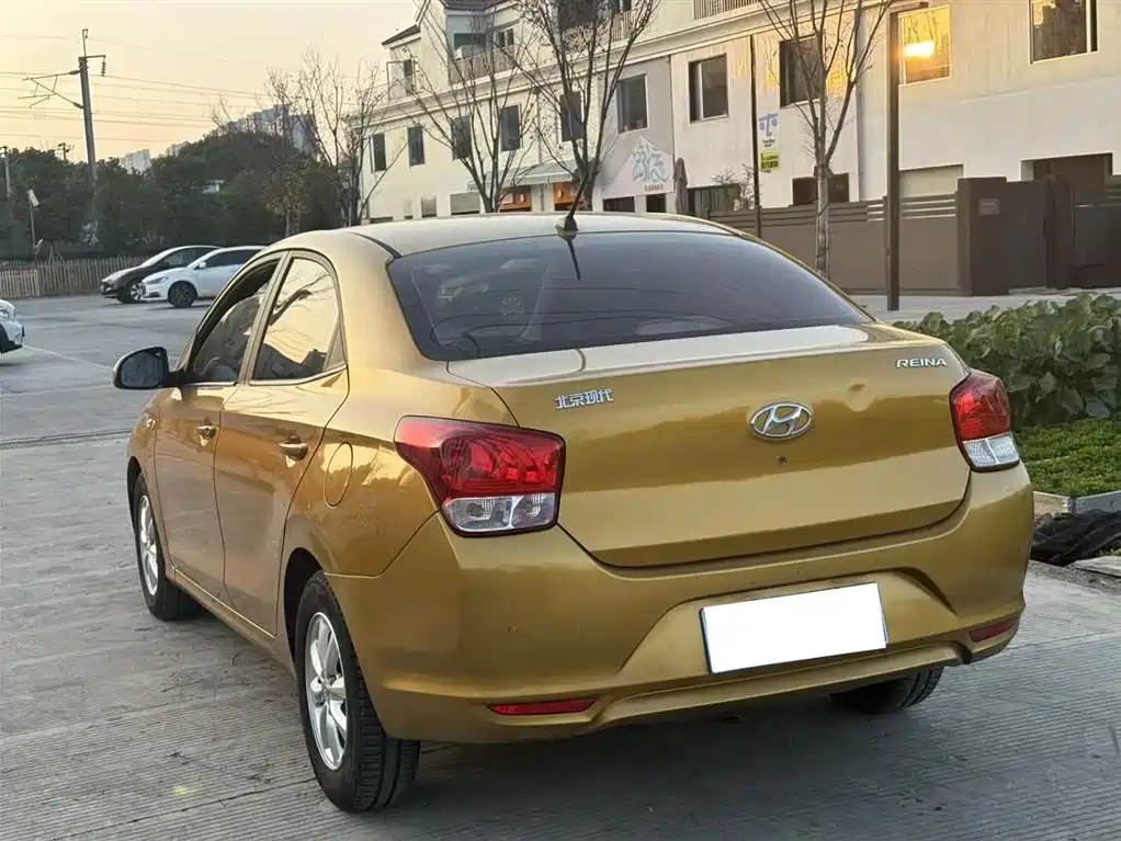 HYUNDAI RENA