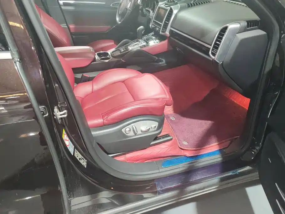 Porsche Cayenne — миниатюра 8