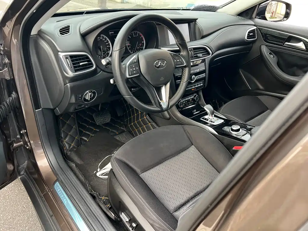 Infiniti QX30 — миниатюра 4