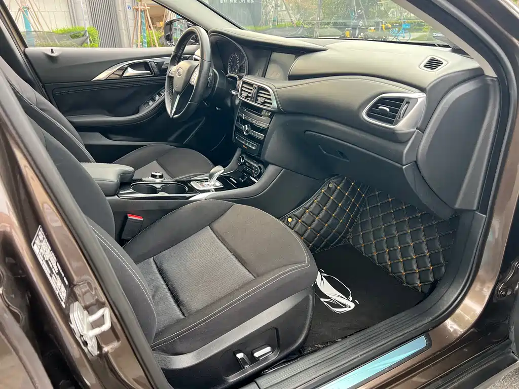Infiniti QX30 — миниатюра 8