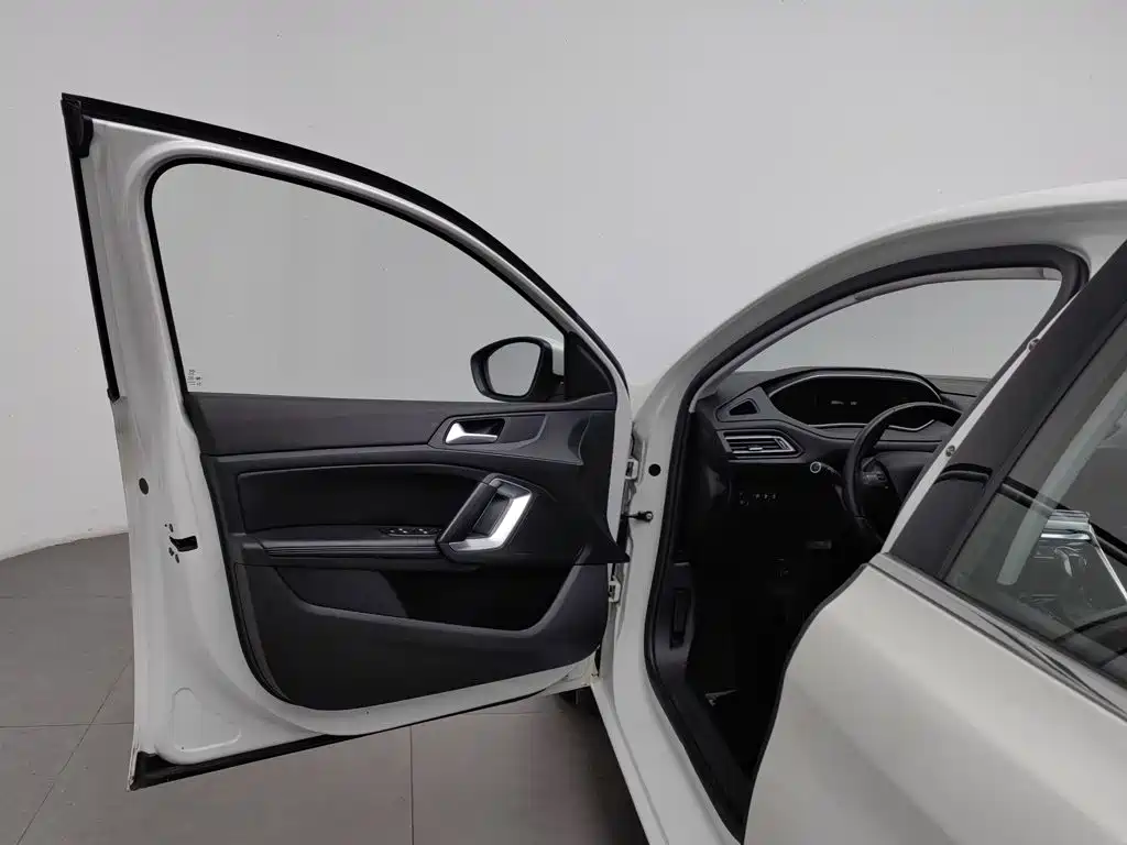 Peugeot 308 — миниатюра 8