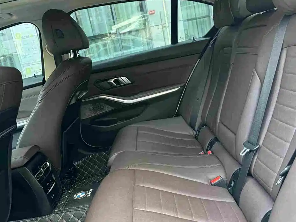 BMW 3 Series — миниатюра 10