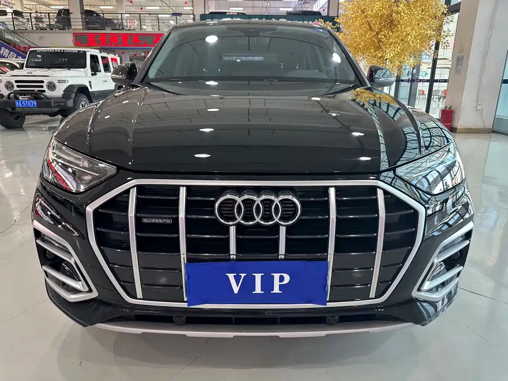Audi Q5L — миниатюра 2