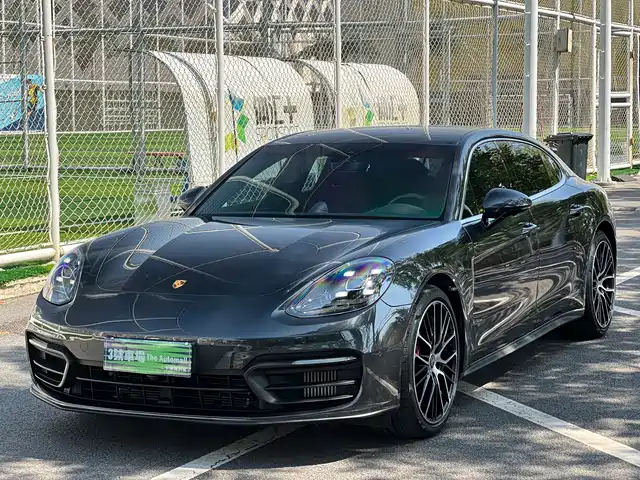 PORSCHE PANAMERA 2023