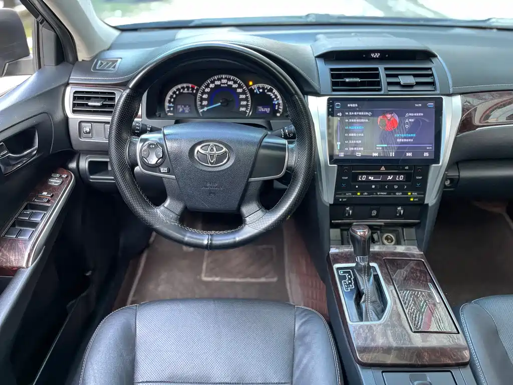 Toyota Camry — миниатюра 10