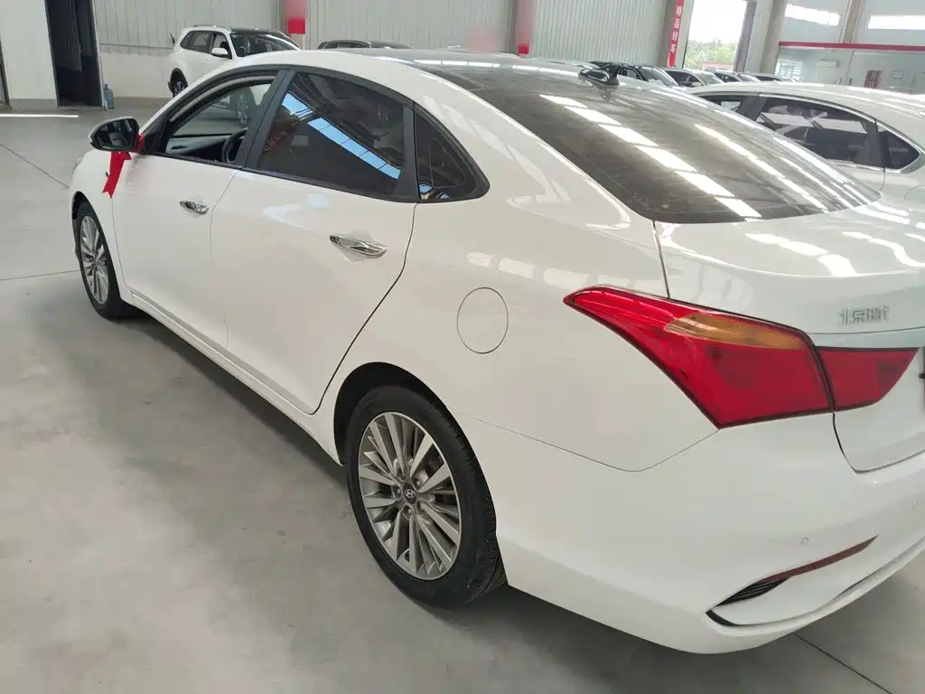 Hyundai Mistra — миниатюра 5
