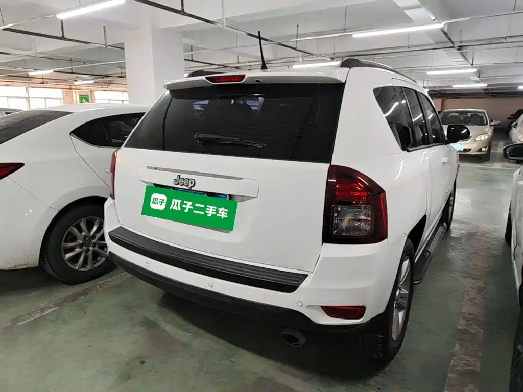 Jeep Compass (Import) — миниатюра 7