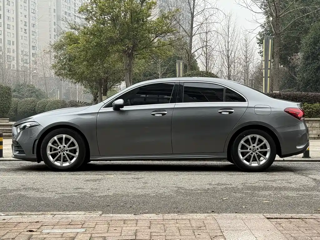 MERCEDES-BENZ A CLASS