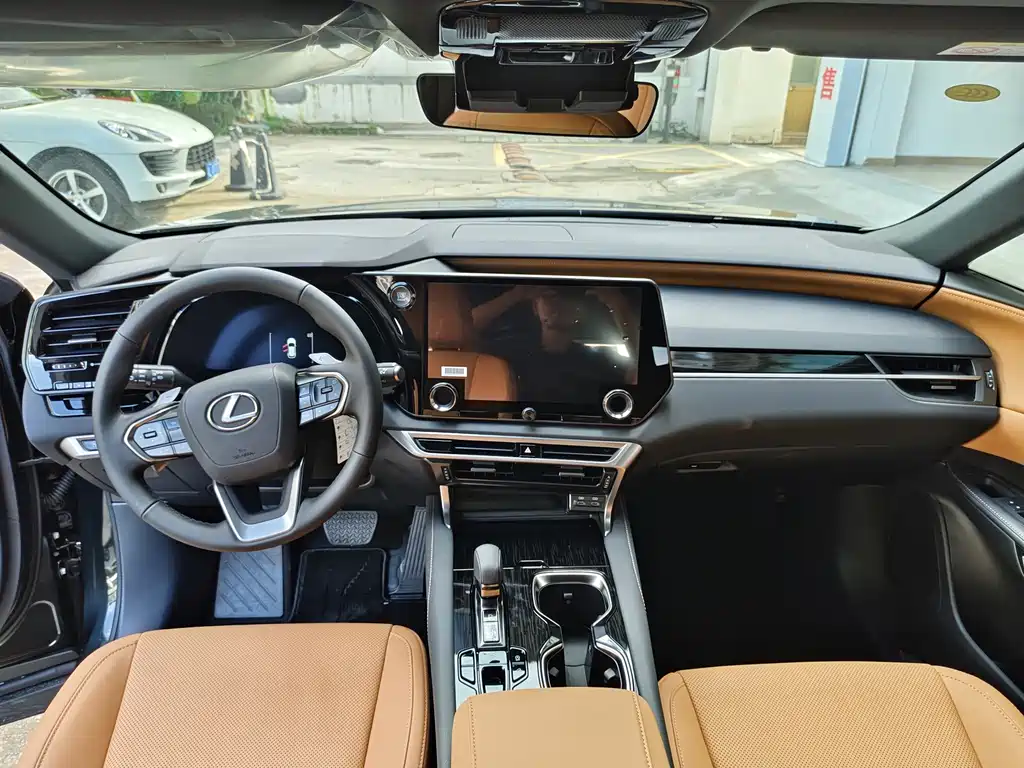 Lexus RX — миниатюра 4