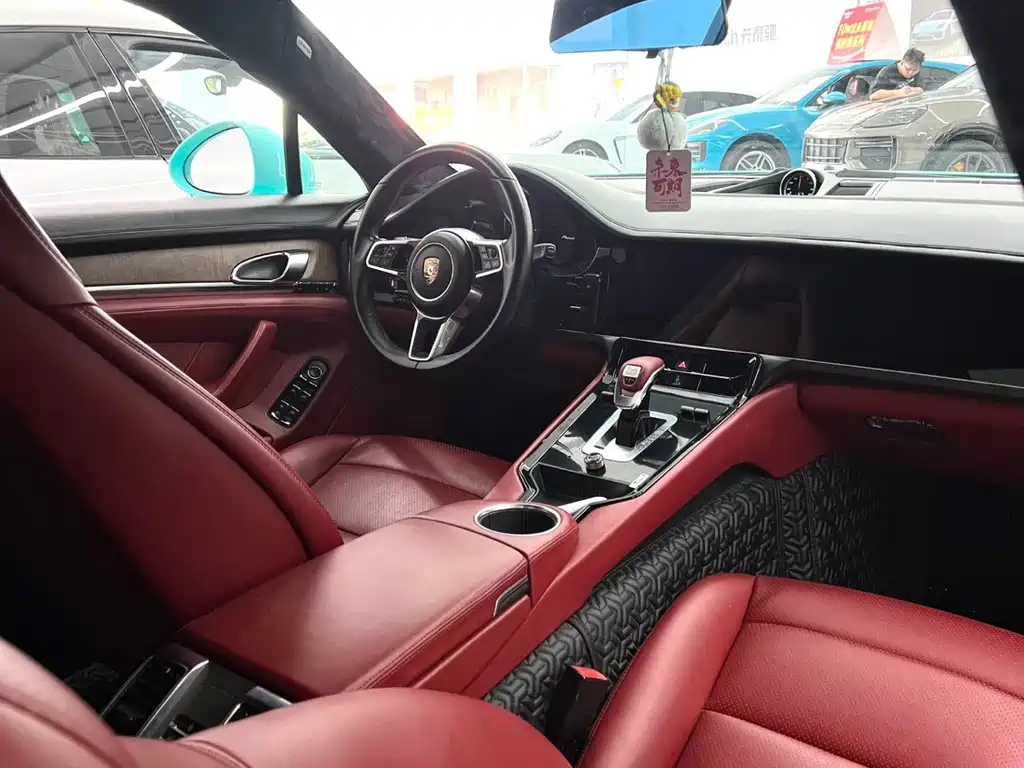 Porsche Panamera 2010 Panamera 4 3.6L