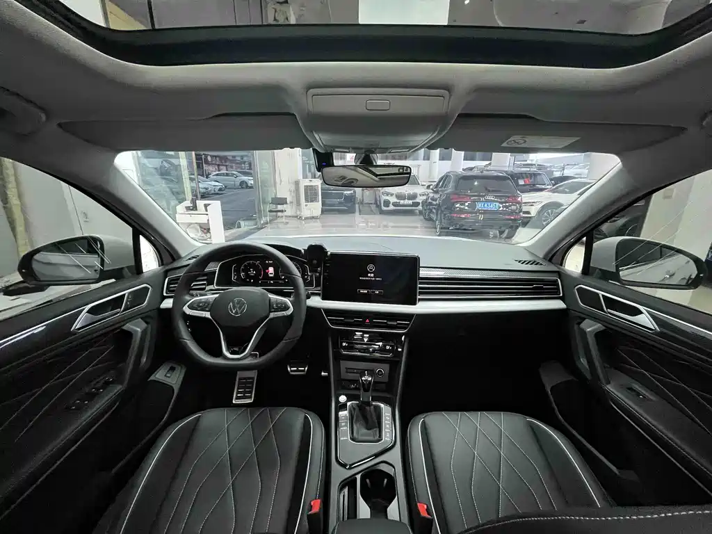 Volkswagen Tiguan L — миниатюра 12