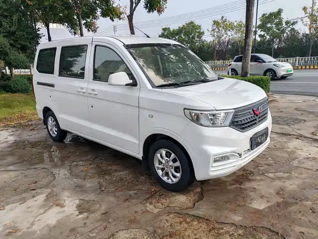 WULING WULING HONGGUANG V