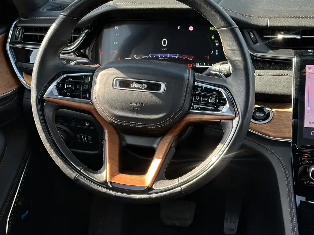 JEEP GRAND CHEROKEE 4XE