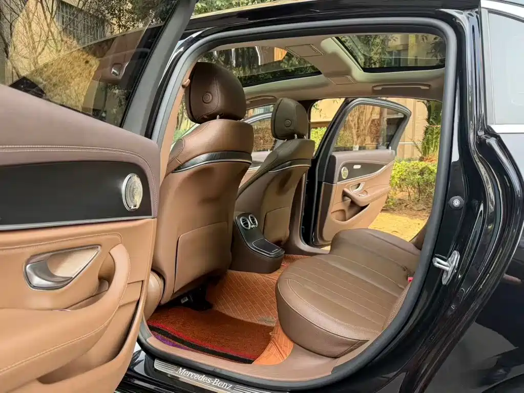 MERCEDES-BENZ E CLASS