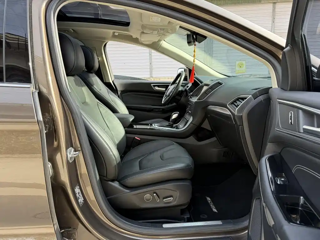 Ford Edge — миниатюра 9