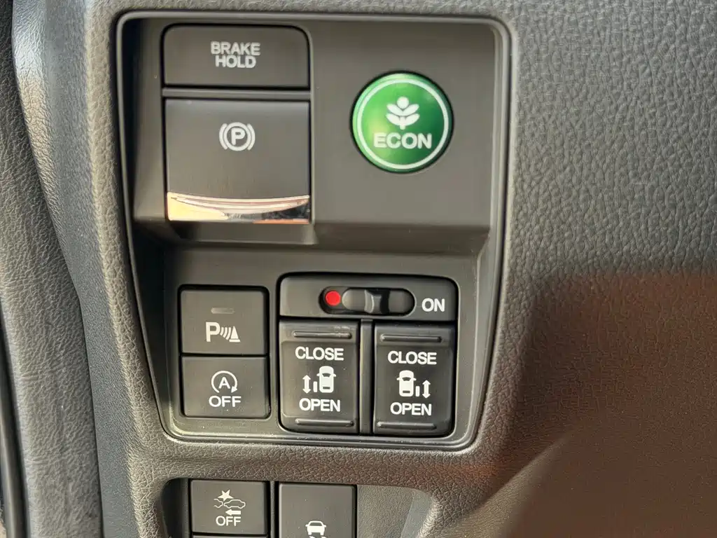 Honda Elysion — миниатюра 9