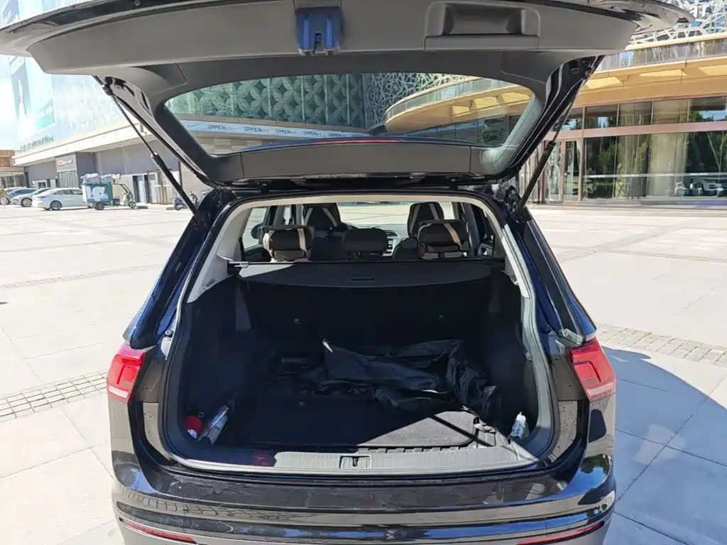 Volkswagen Tiguan L — миниатюра 15