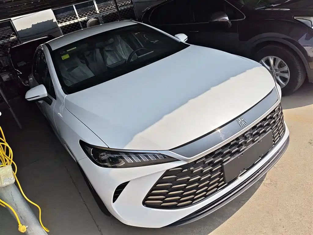 BYD Qin Plus PLUS 2025 DM-i Smart Drive 128KM