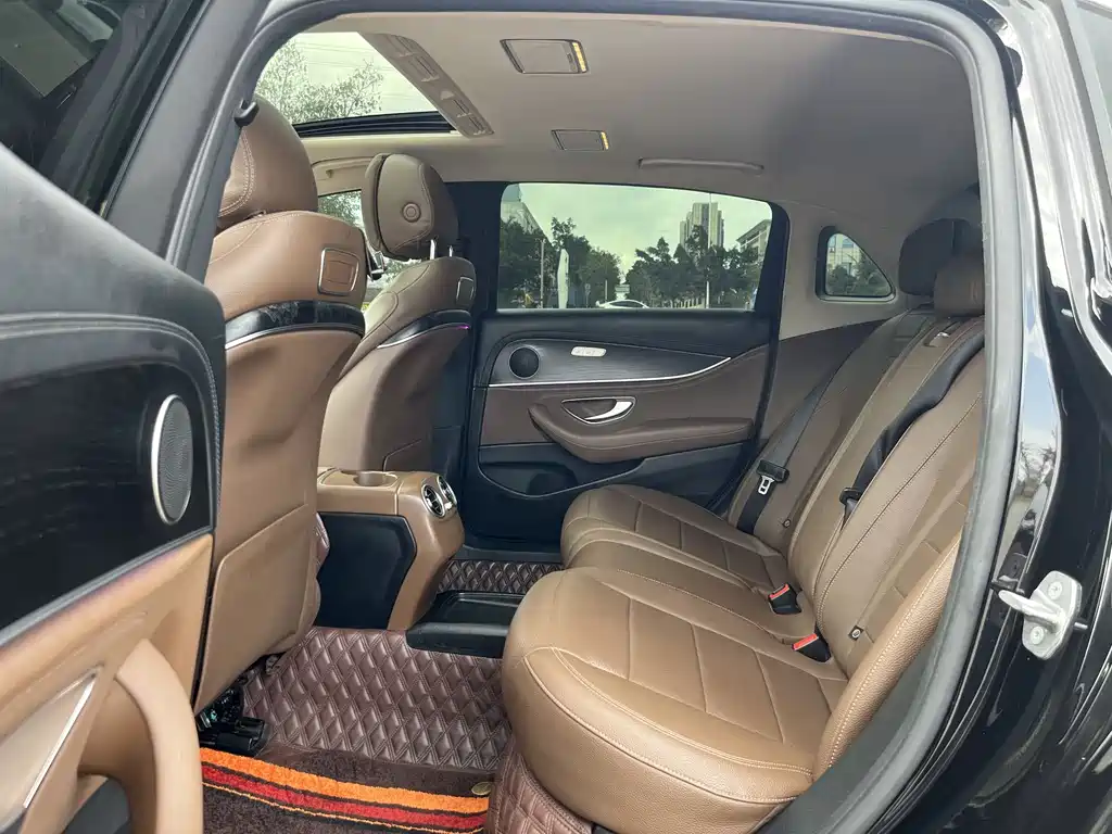 MERCEDES-BENZ E CLASS