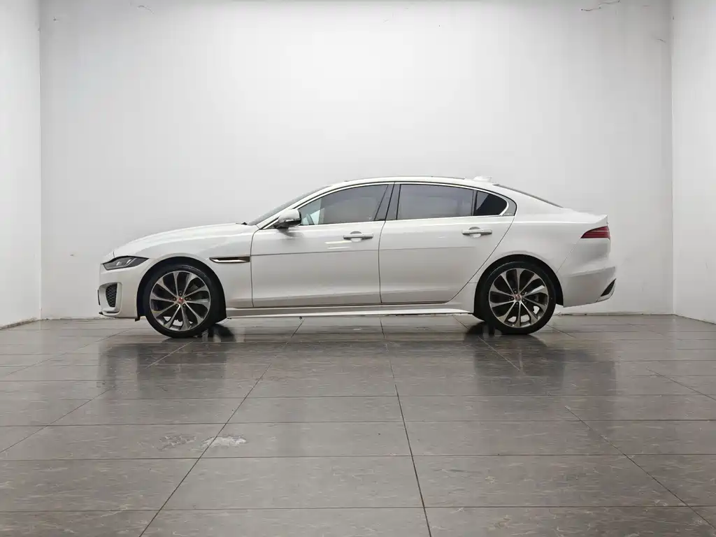 Jaguar XEL — миниатюра 10